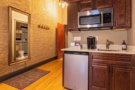 Hip Urban Loft-Small Town Charm-124 Lofts #2 West Dundee Bagian luar foto